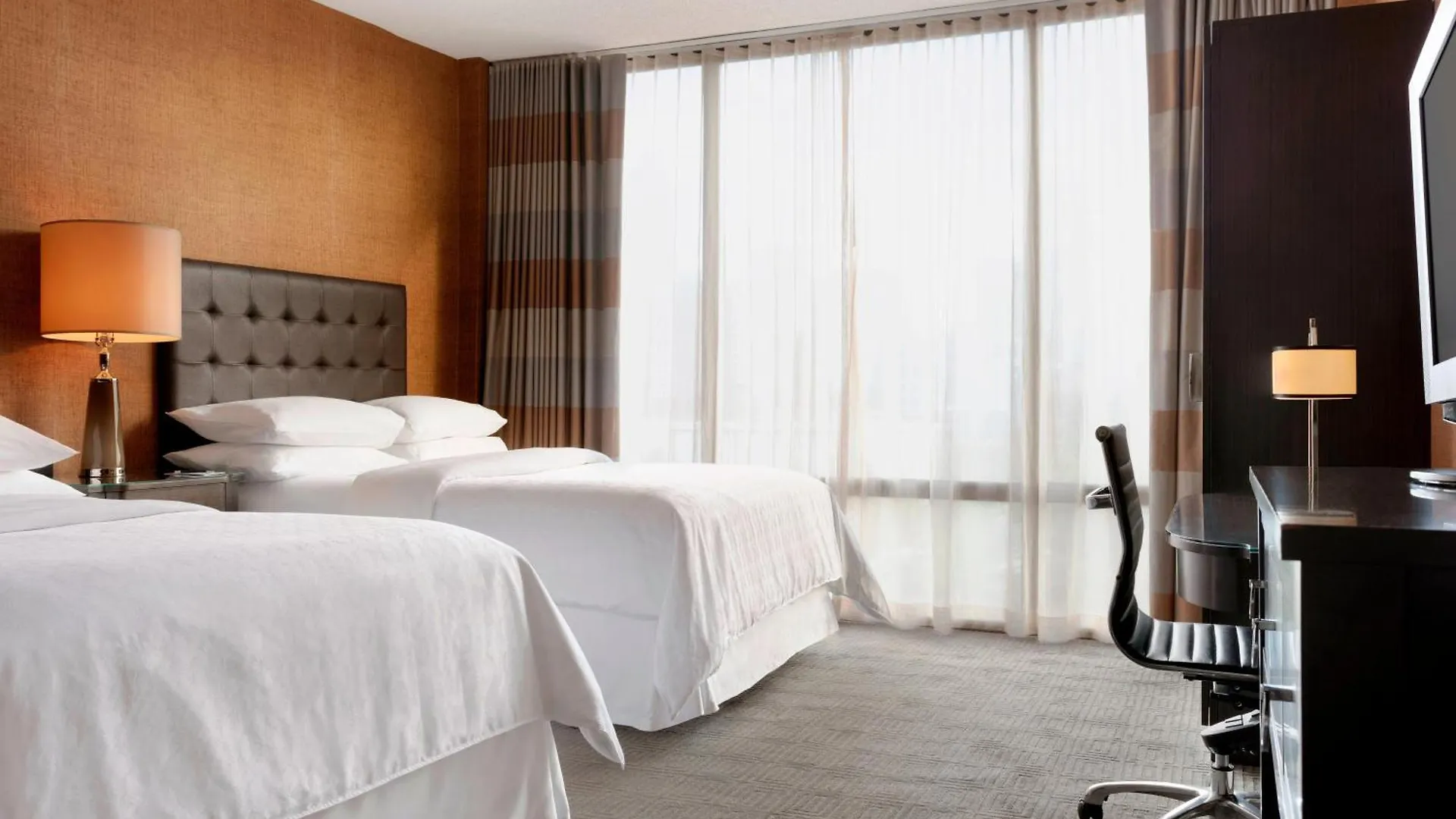 ****  Sheraton Charlotte Hotel United States